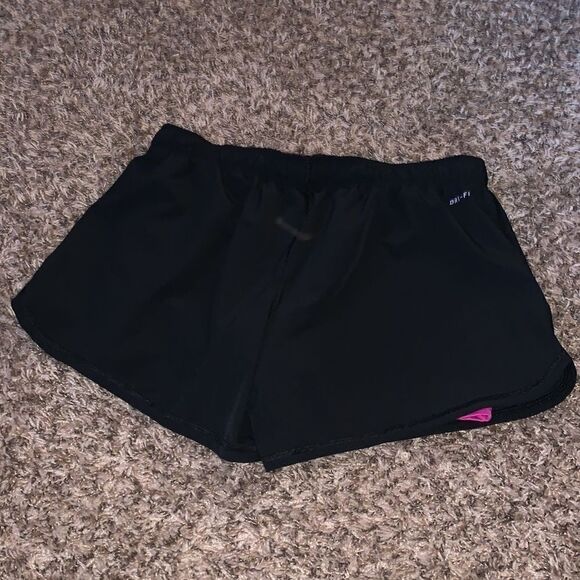Nike black & pink shorts, size M. - Picture 3 of 4